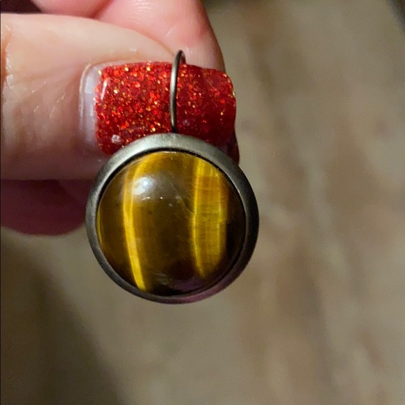 COPY - Tiger tale Myka earrings surrounded in silver ! - Picture 2 of 2